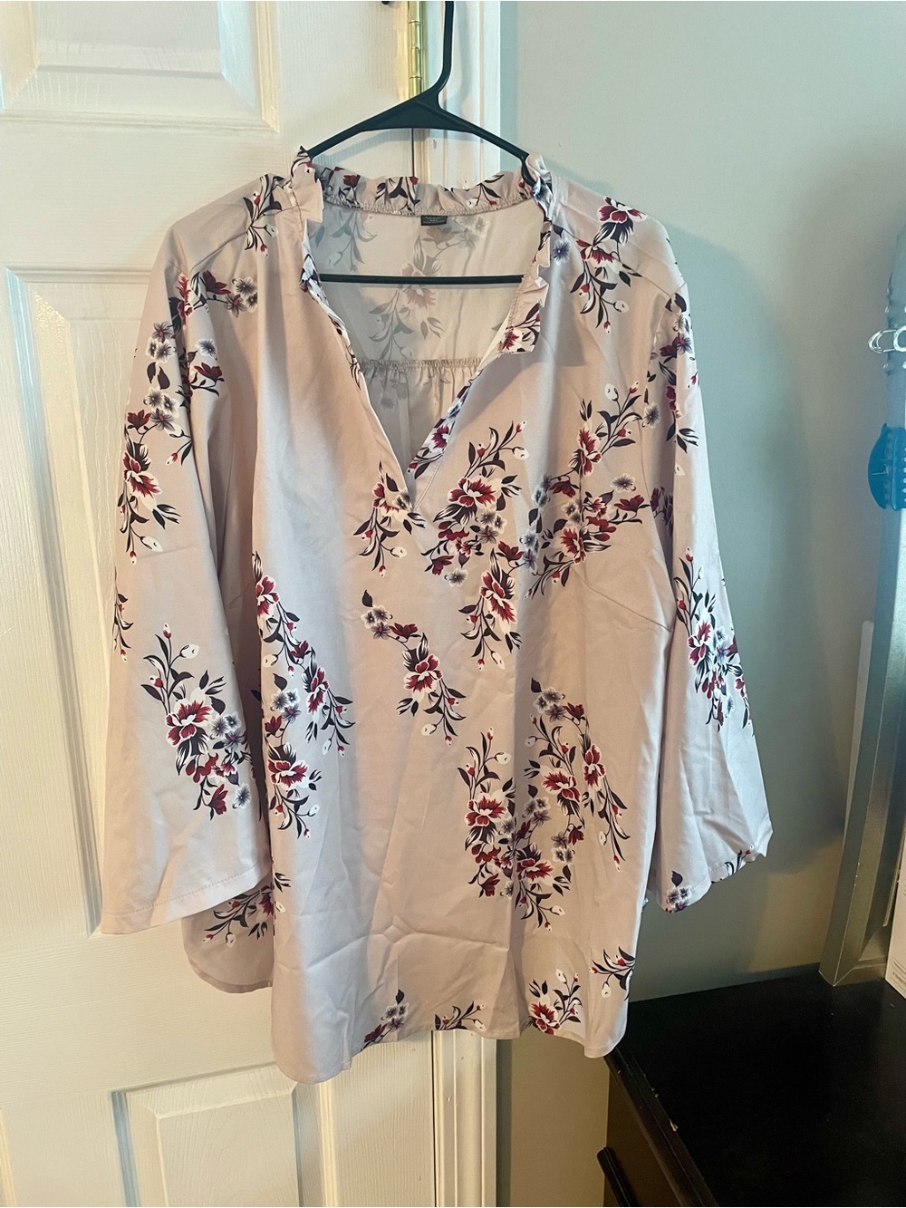 SHEIN Light Lavender Floral V-Neck Blouse